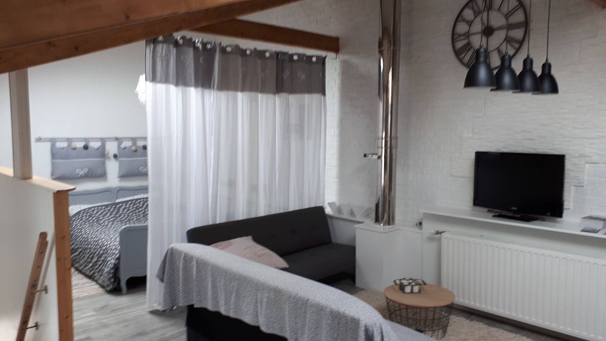 Lavaux-Sainte-Anne Apartment | Independent studio on the 1st floor less than 1 kilometer from the Château de Lavaux