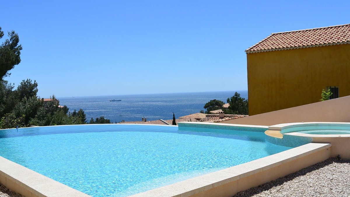 Ensues-la-Redonne Apartment | Independent T1 in villa with pool/spa sea-Restores the Ensues