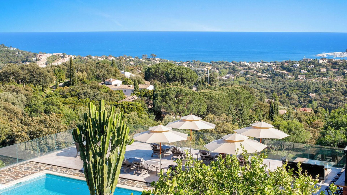 Cavalaire-sur-Mer Villa | Independent villa not overlooked with panoramic sea view