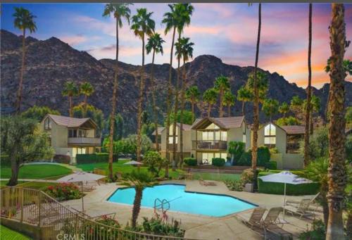 Indian Wells Villa | Indian Wells Mtn Cove with Kitchen Living Room Patio Firepit BBQ Tennis Stadium