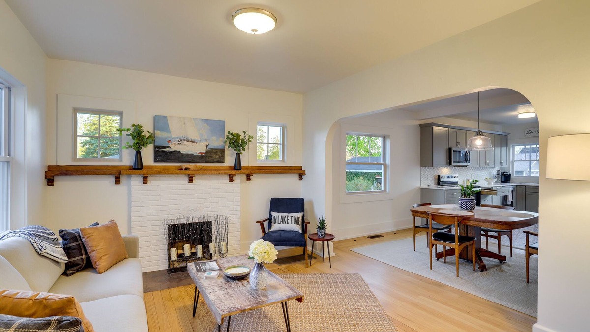 Syracuse House | Indiana Vacation Rental - Walk to Syracuse Lake!