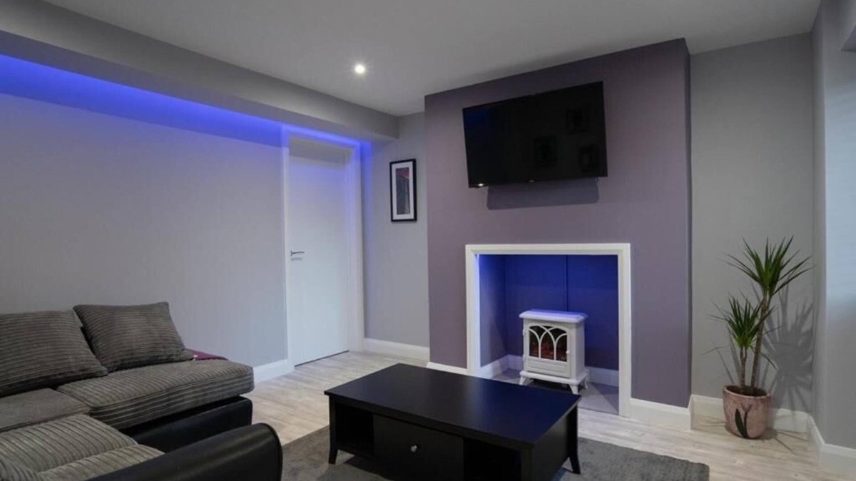 Ballycastle Apartment | Indigo Apartment is a quaint one bedroom apartment in the heart of Ballycastle.