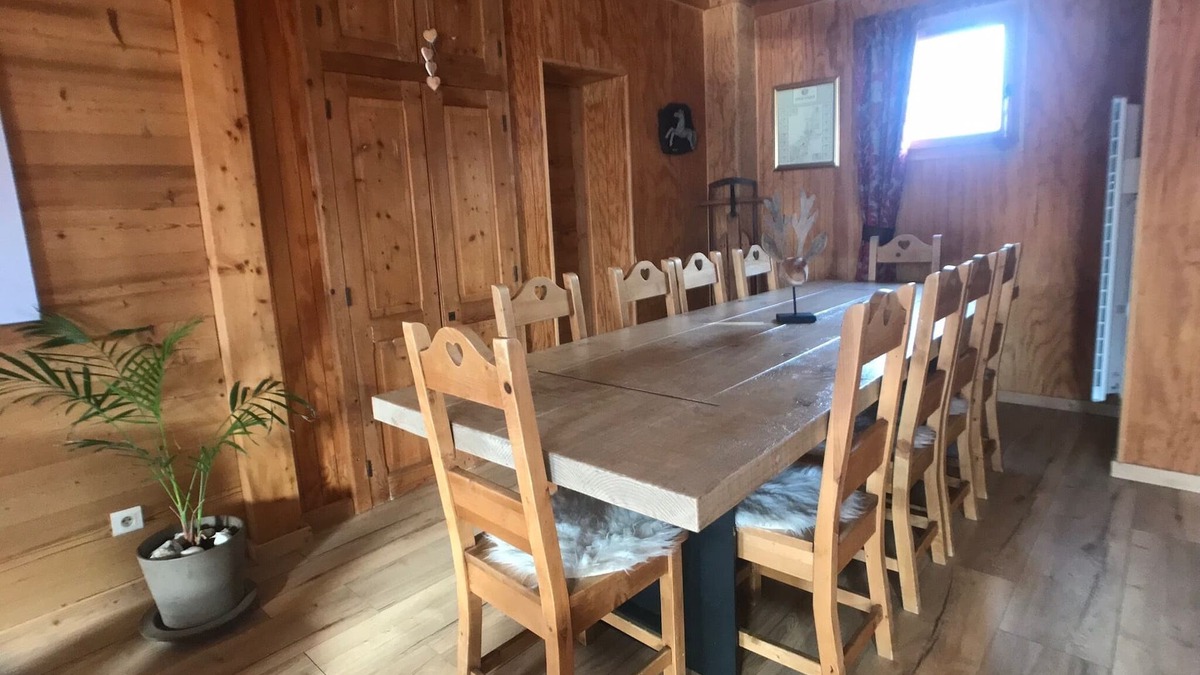Mont-de-Lans Ski Chalet | Individual Chalet with Jacuzzi offering Stunning Views