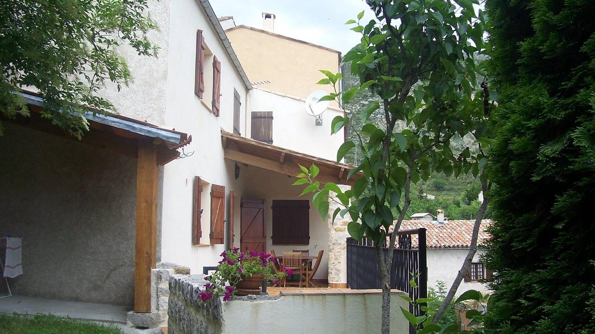 Rougon House | INDIVIDUAL HOUSE FACING THE CANYON OF VERDON CALM ABSOLUTE