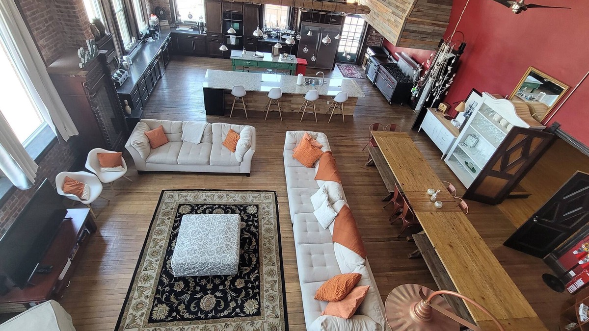 Sandusky House | Indoor Basketball Court, Movie Theatre & Rooftop-Private 3rd floor Penthouse!