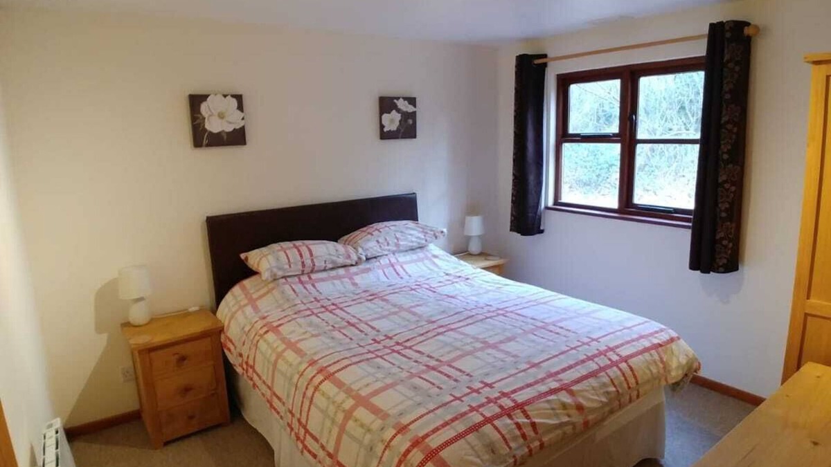 Ashford House | Indoor Pool. Beautiful 2 bedroom lodge 4 people in 5 acres of beautiful Woodland
