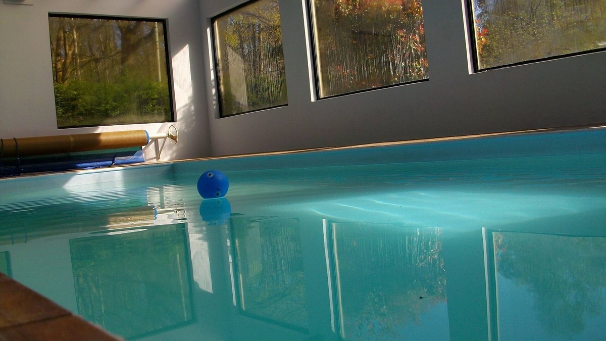 Ashford House | Indoor Pool beautiful 2 bed lodge sleeping 4 in 5 acres of beautiful Woodland