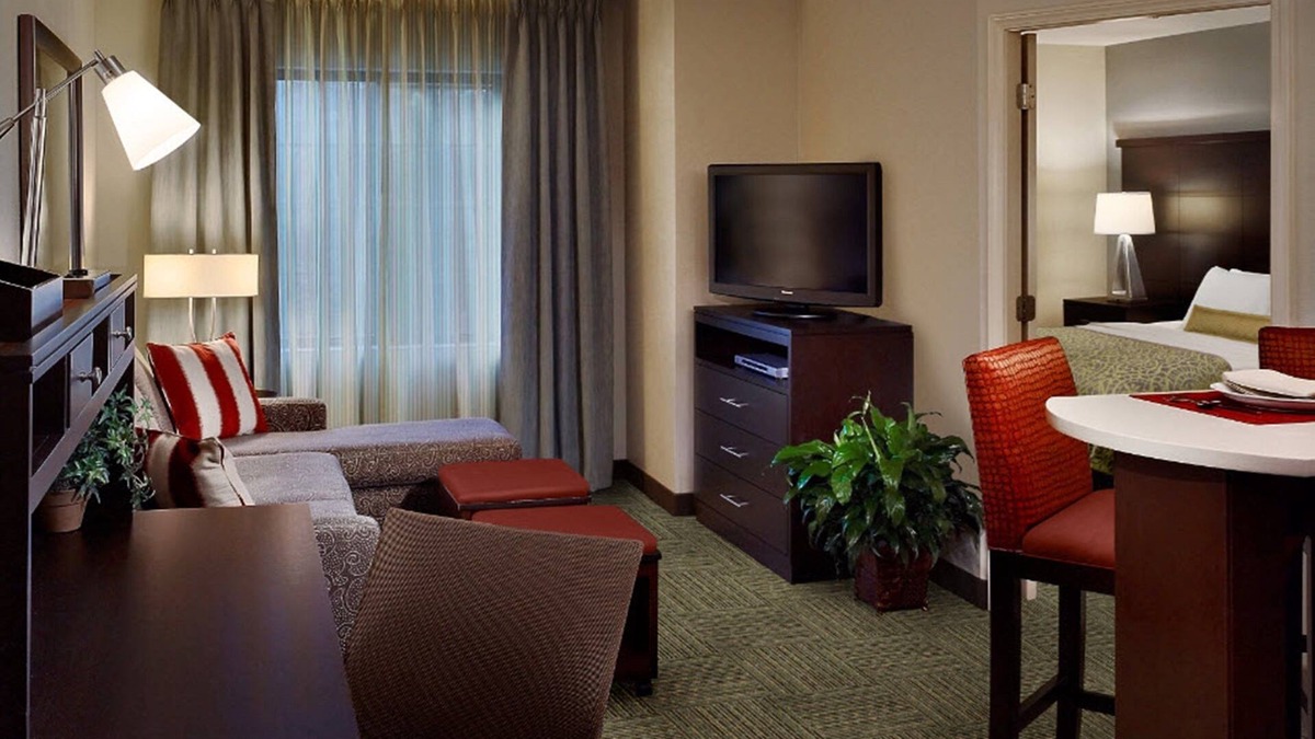 Dearborn Condo | Indoor Pool, Hot Tub, Free Wi-Fi, Free Breakfast | 24 Hour Business Center