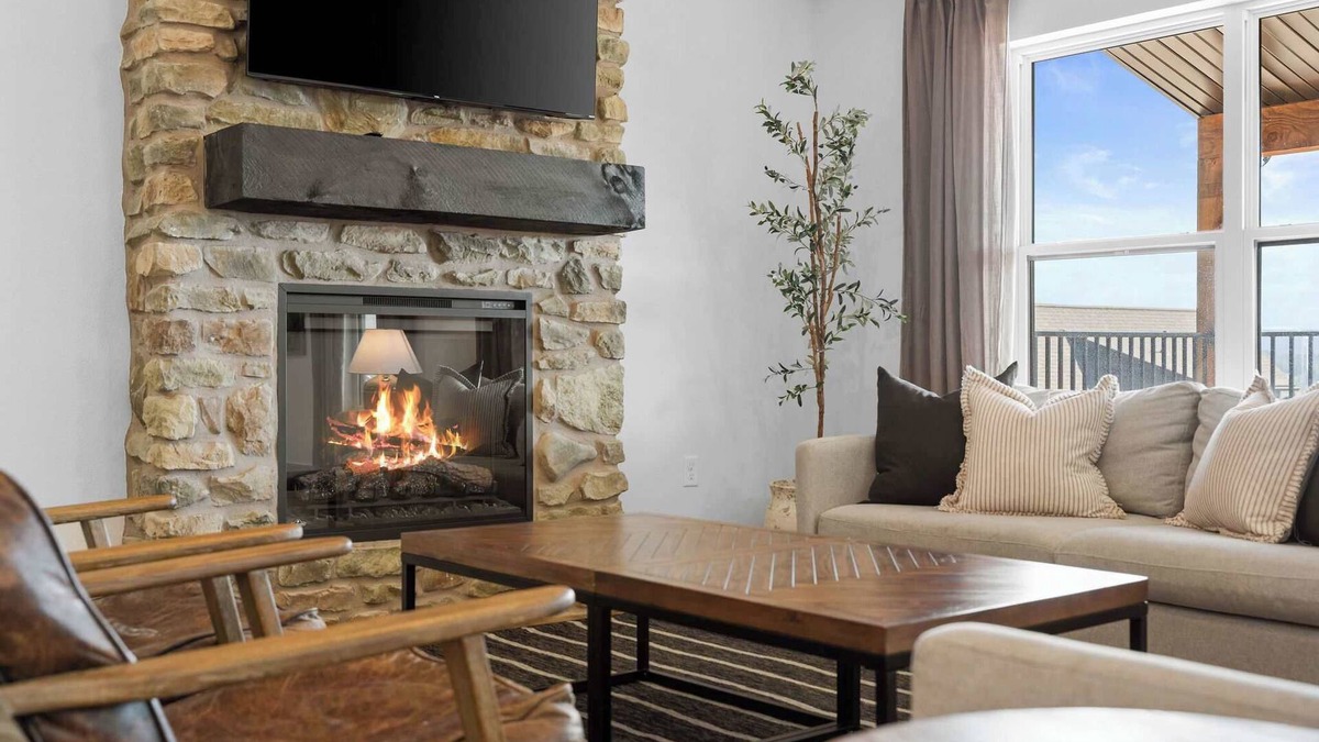 Hollister Cabin | Indoor Pool! Modern Rustic Beauty!