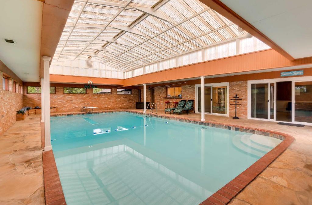 Hitchcock House | Indoor Pool Peaceful Oasis in Hitchcock!