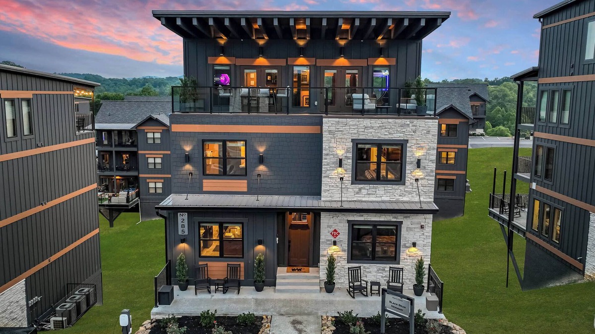 Sevierville House | Indoor pool | Rooftop Deck | Free Waterpark | Spa