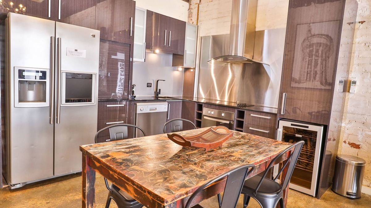 Mildura Central Business District Apartment | Indulge Apartments - Eighth Street