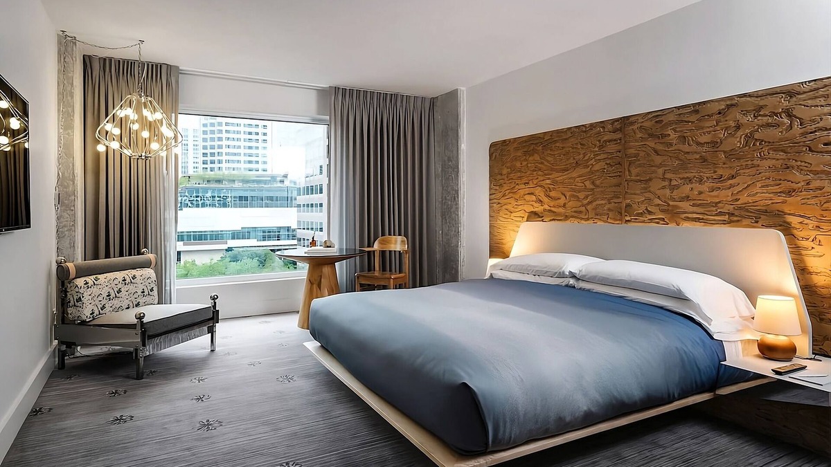 Congress Avenue Historic District Hotel | Indulge In An Unforgettable Getaway Experience! City View, Pool, Pets Allowed