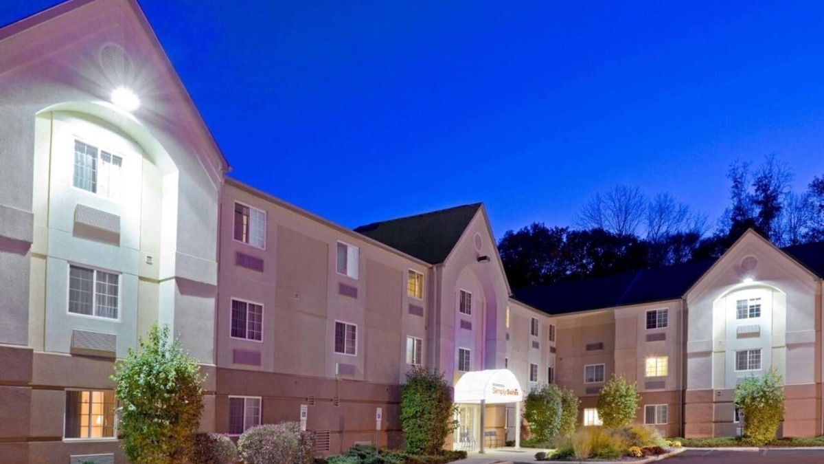 Morris Plains House | Indulge in Home-Like Comfort! Near Morristown National Historic Park