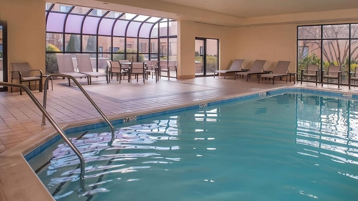 Columbia Hotel | Indulge in Home-Like Comfort! 2 Modern Units, Near Lake Kittamaqundi, w/Pool!