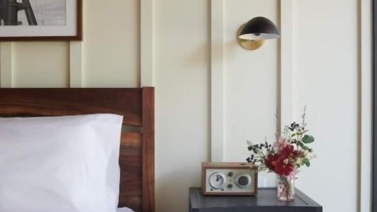 Kingston Cabin | Indulge in Home-Like Comfort! Pets Allowed, Near Hudson River Maritime Museum