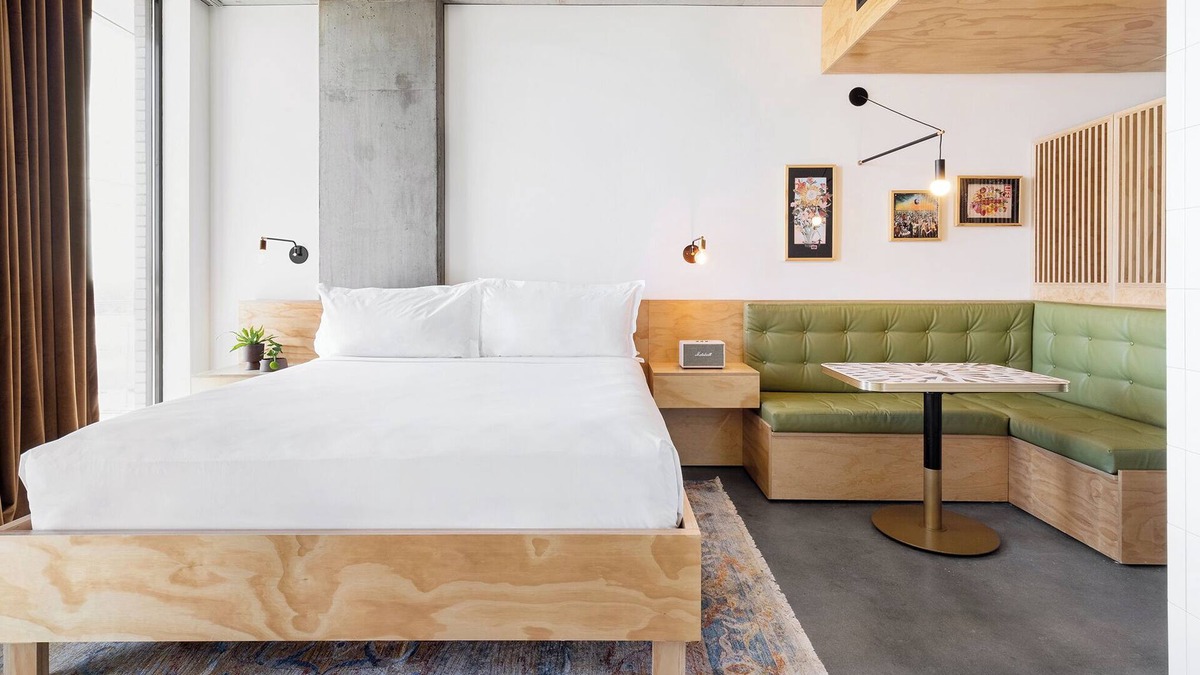 East Cesar Chavez Hotel | Indulge in Home-Like Comfort! Dog-friendly, City View, Near Texas Music Museum