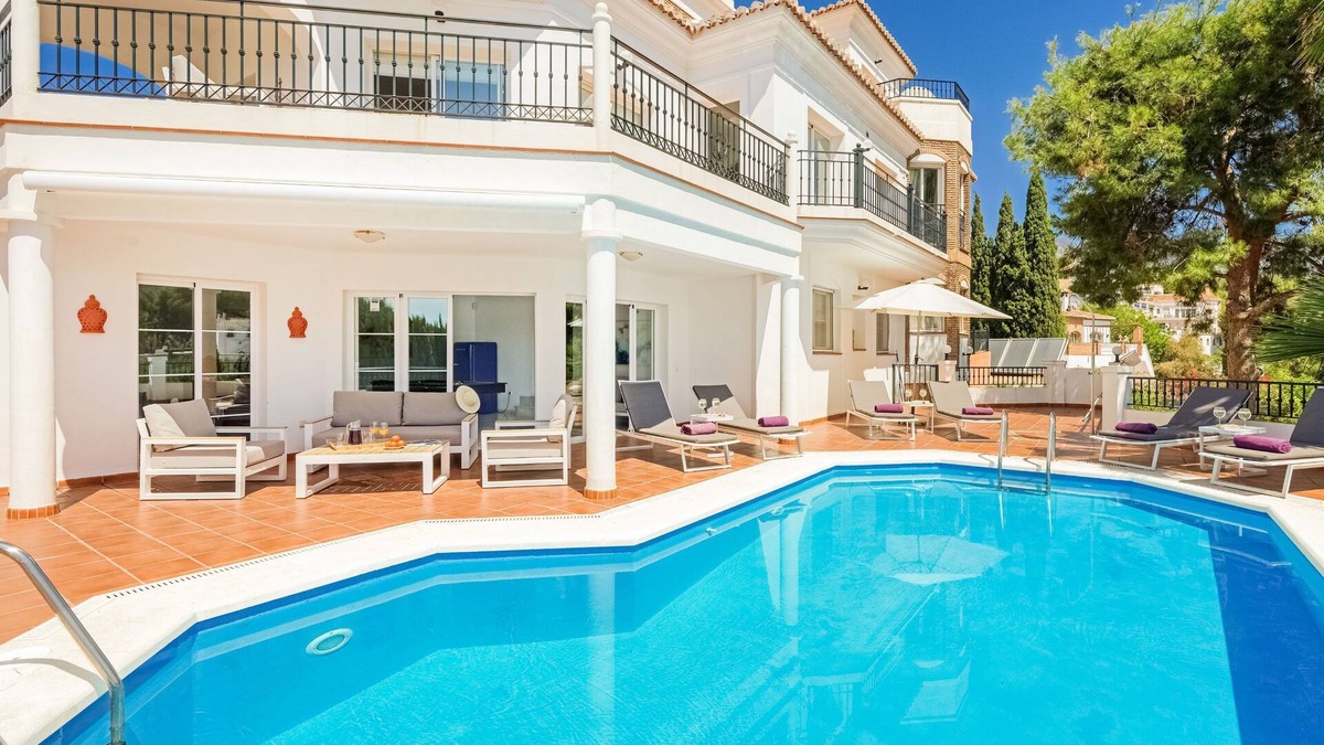 Frigiliana Villa | Indulge in Luxury at Casa La Imaroga: Your Home Away From Home