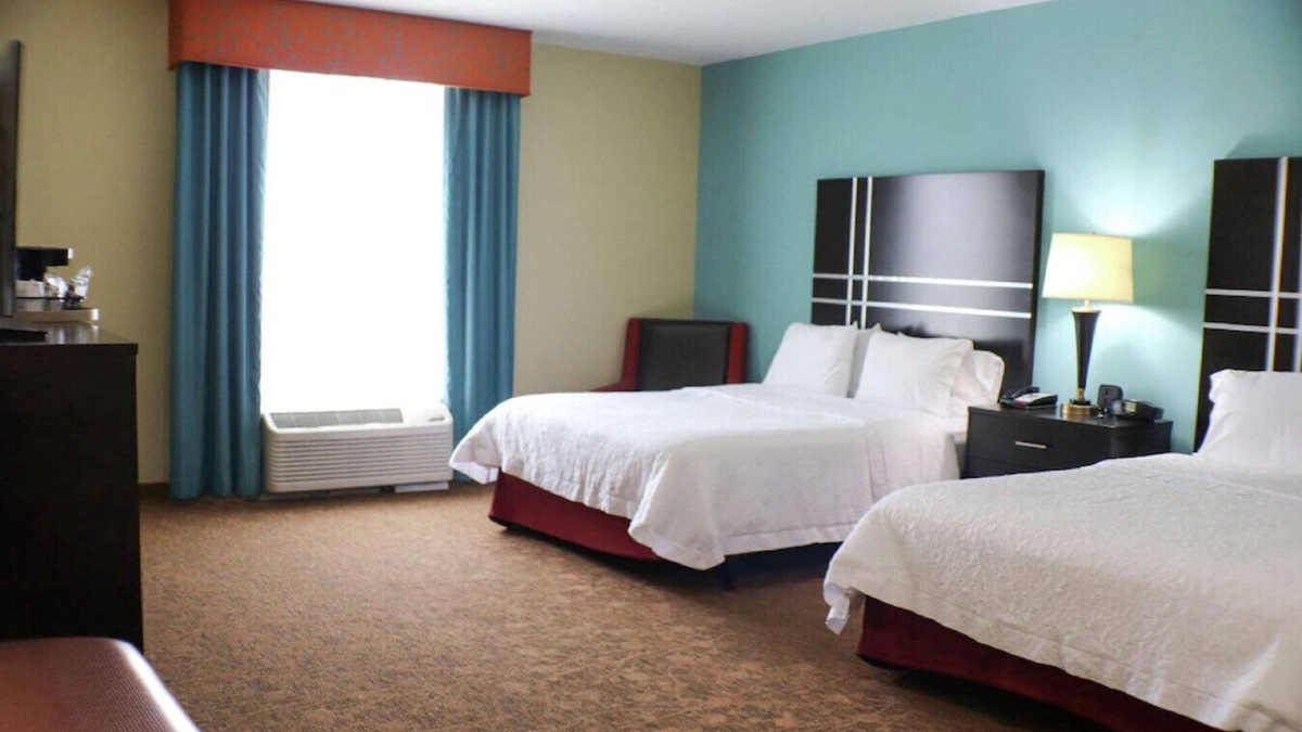 West Oak Hill House | Indulge in Soothing Comfort! Room for Groups!