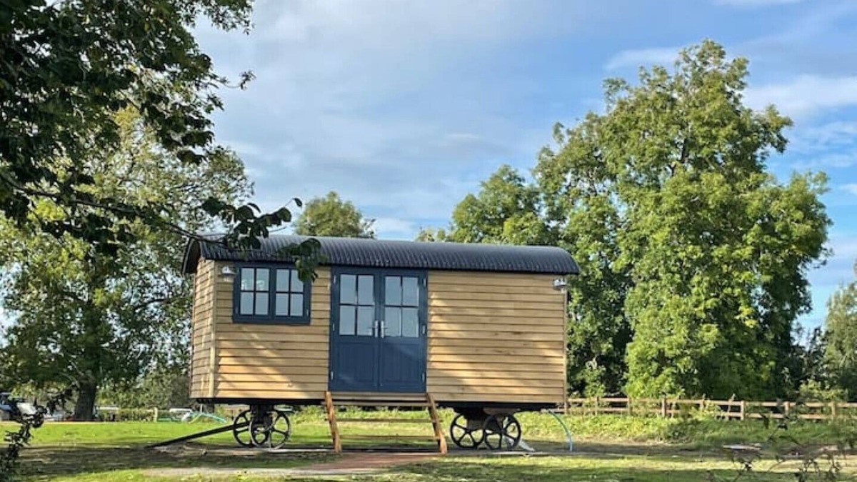 Mickleton Cabin | Indulgent Hideaway with Hot Tub in Durham Dales