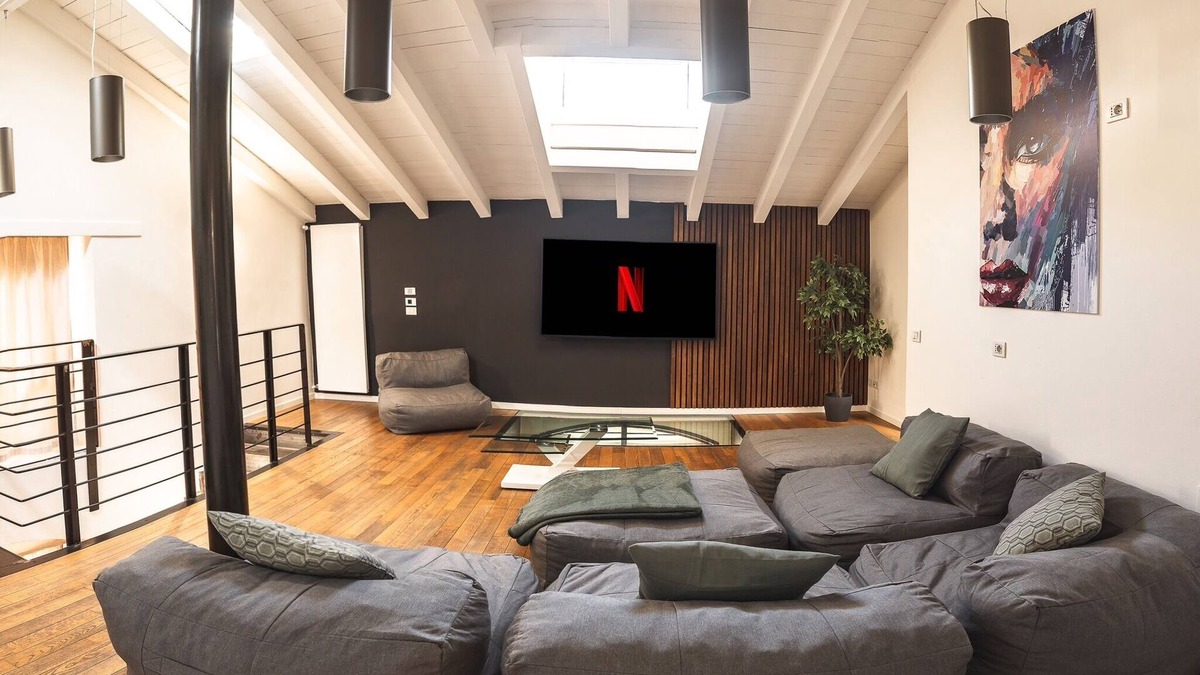 Sant'Eufemia Apartment | INDUSTRIAL APT./GARAGE, WIFI, NETFLIX near downtown