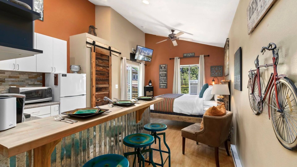 Martinez Park Apartment | Industrial Old Town Bungalow W/Free Cruiser Bikes