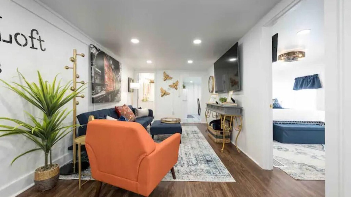 Denton Apartment | Industrial St. Loft on the square