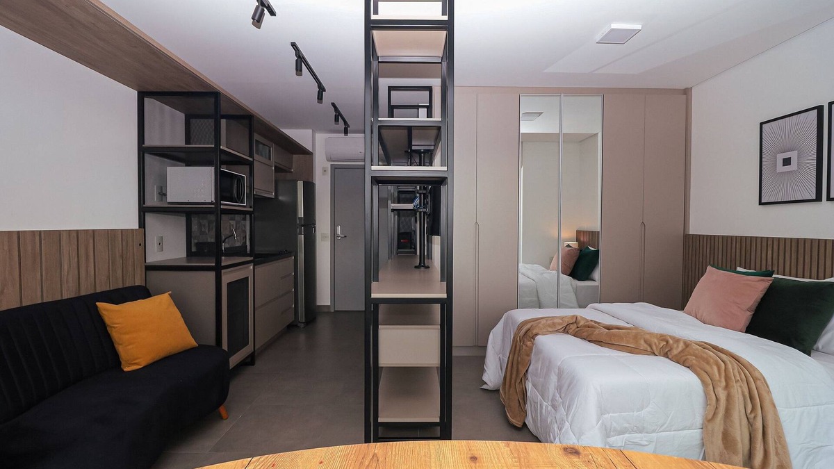 Pinheiros House | Industrial studio in the heart of Pinheiros with complete leisure area and pool with an awesome view