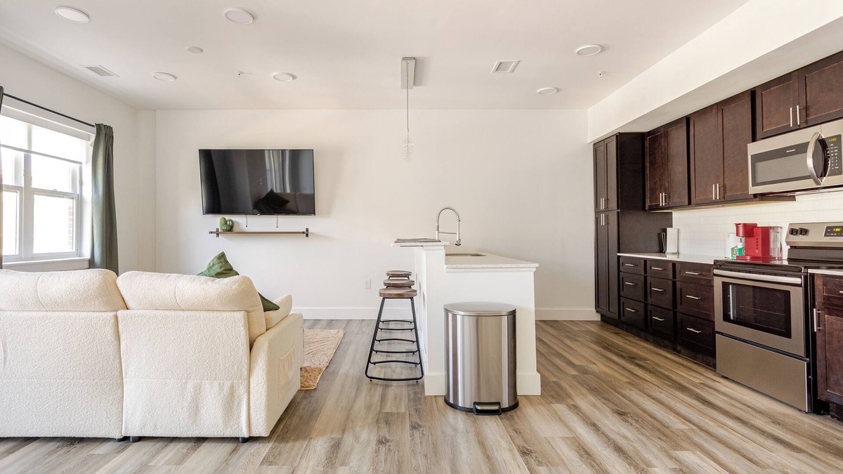 Old Northside Apartment | Indy Hideaway: Cozy 1BR w/King bed and Free Street Parking.