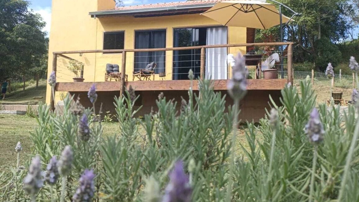 Corrego do Bom Jesus Ski Chalet | Infinite Valley Chalet Romantic mountain retreat with trail and fire pit 🔥🌲