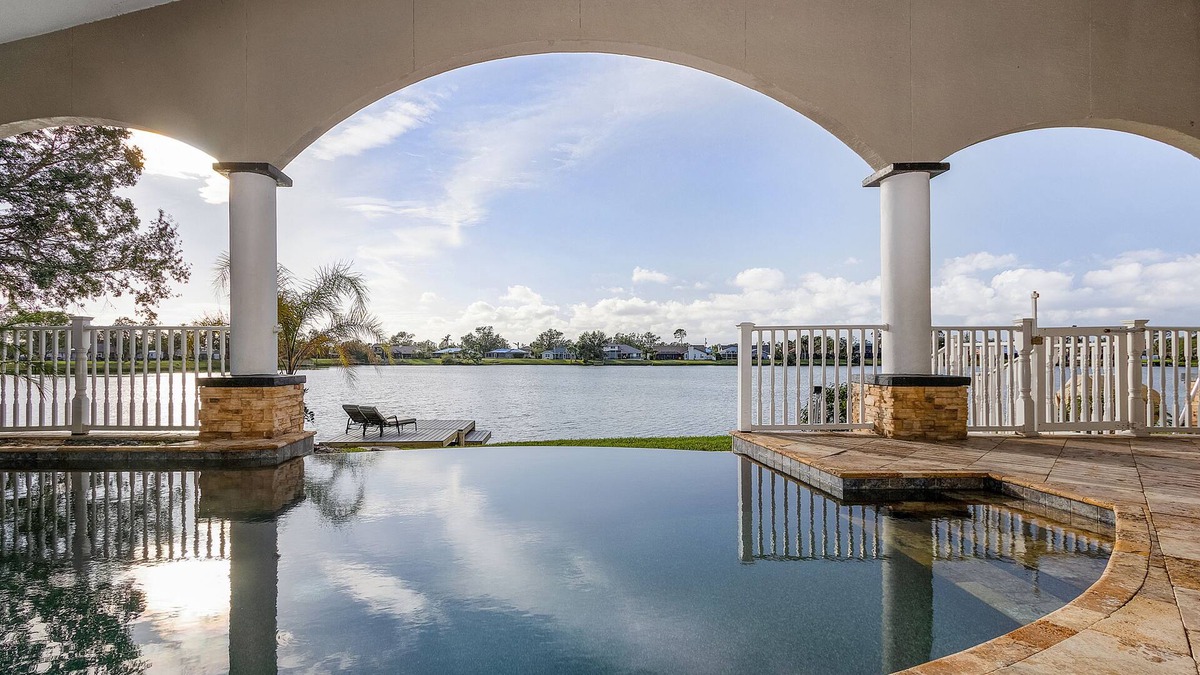 Port Charlotte House | Infinity Pool LARGE Home on Fishing Lake — ALL NEW —Fall Winter 25-26 Available