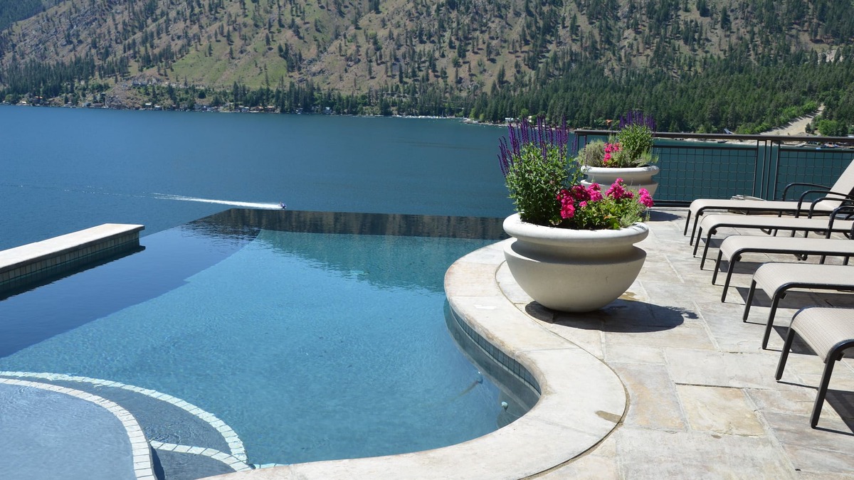 Manson Villa | Infinity Pool, Spa, & Unobstructed view from all rooms - Lake Chelan, WA