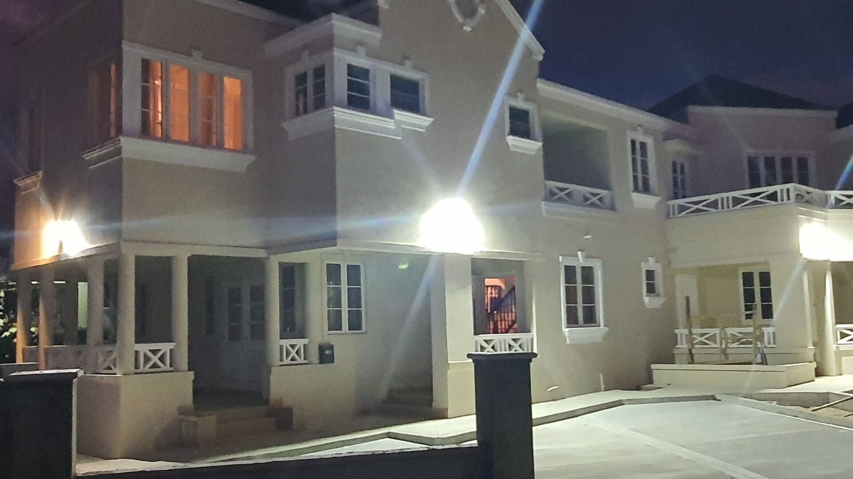 Bagatelle Terrace House | Infinity Townhomes, Charming 3-bedroom, 3.5 bathroom townhouse, AC, fitness room