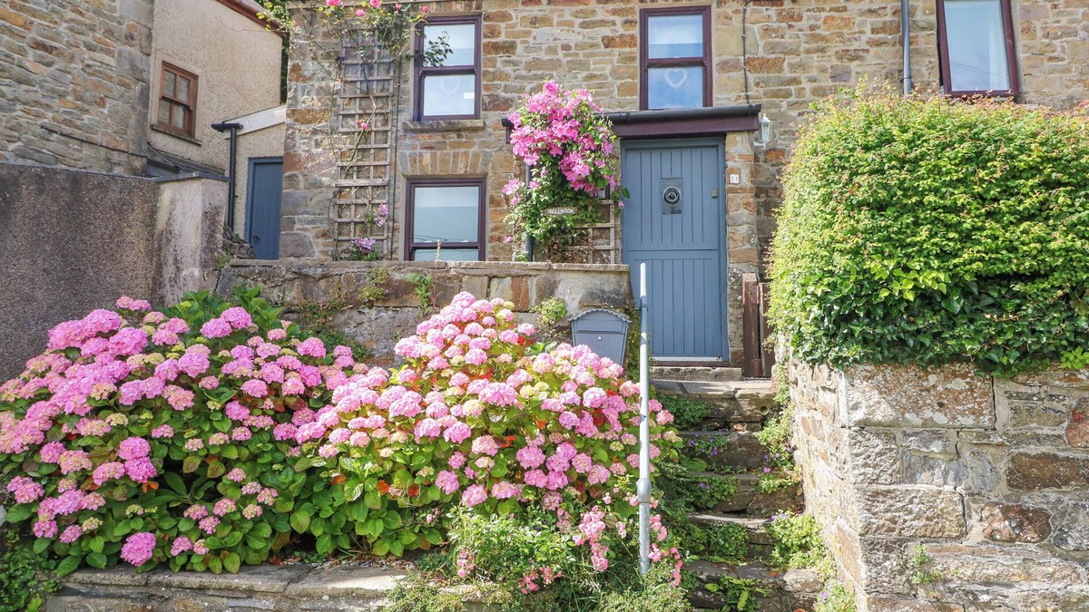 Little Haven Cottage | INGLENOOK COTTAGE, family friendly, with open fire in Broad Haven