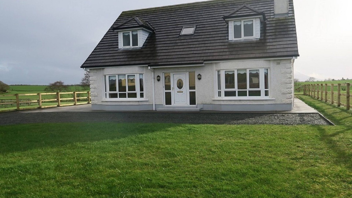 Rathnamagh House | INGLEWOOD - Ballina, Crossmolina Co Mayo Sleeps 8 Sister property to Thistledown