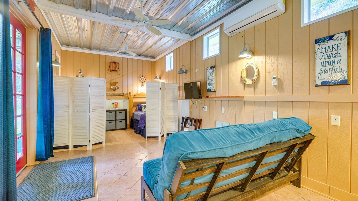 Inglis Apartment | Inglis Studio Home w/Covered Patio & Grill!