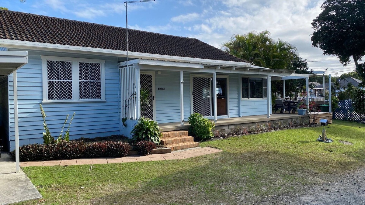 Iluka House | Inground Salt water Pool located in prime Queen Lane