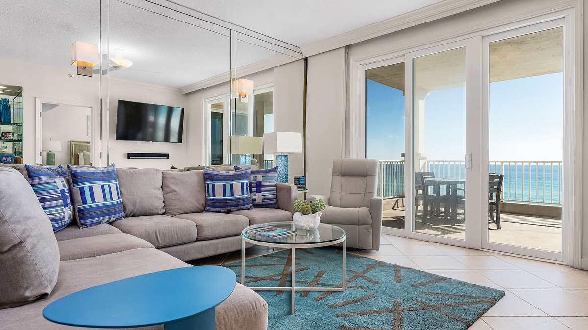 Clipper Cove Condo | Inn at Crystal Beach 405 Luxury Beachfront Condo