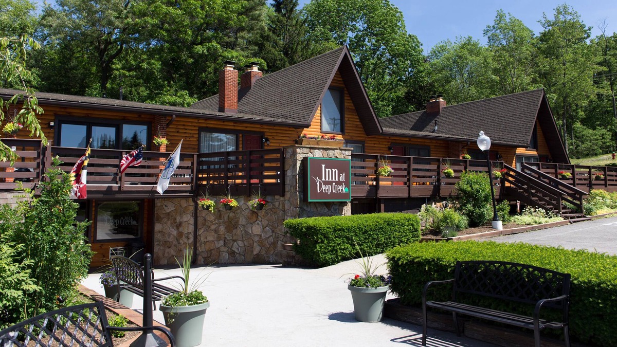 Thayerville Hotel | Inn At Deep Creek
