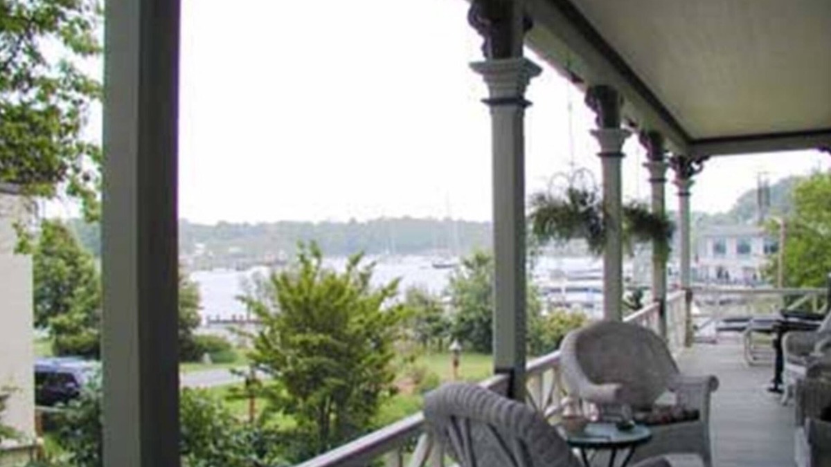 Chesapeake City Bed & Breakfast | Inn At The Canal Bed & Breakfast