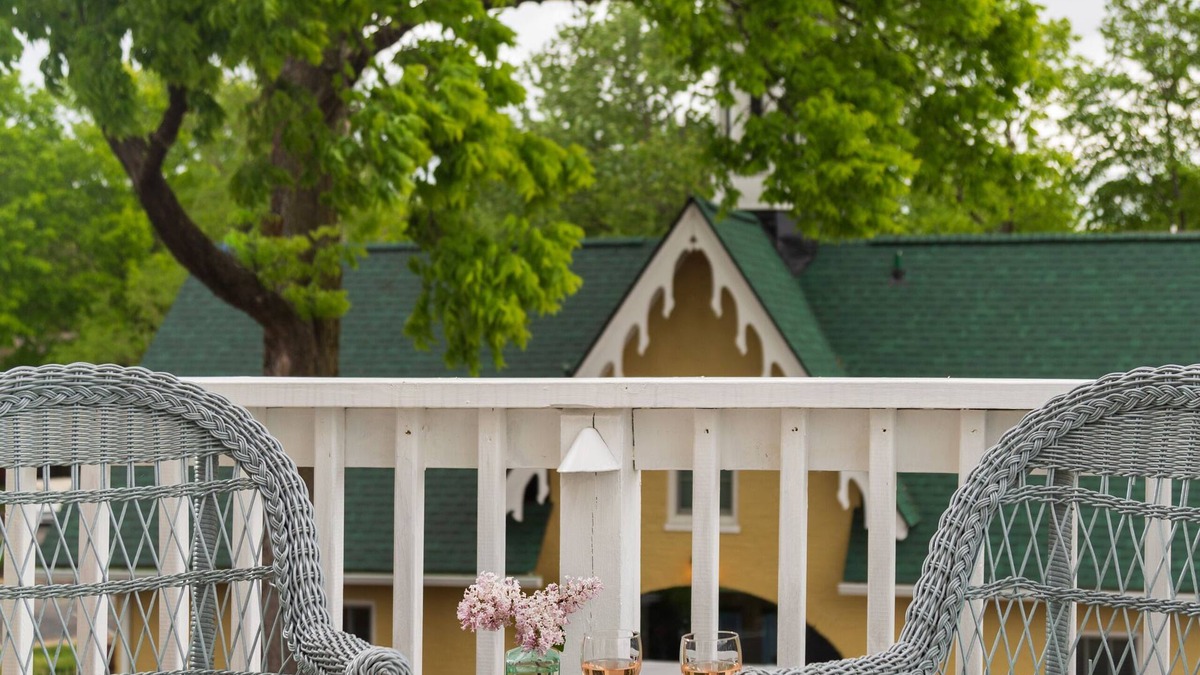 St. Matthews Bed & Breakfast | Inn at Woodhaven