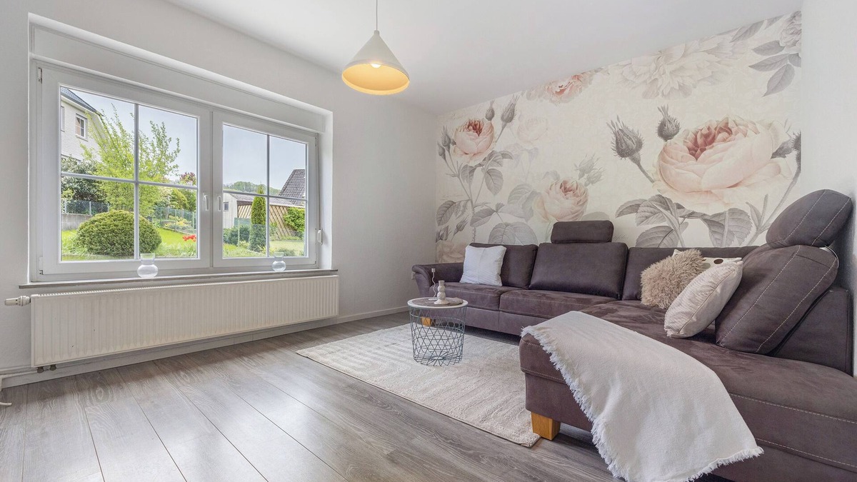Hildesheim District House | Inn 'Haus Am Garten' with Private Terrace, Garden and Balcony