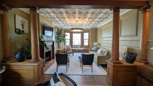 South Main Street Apartment | Inn on Main - Downtown Penthouse