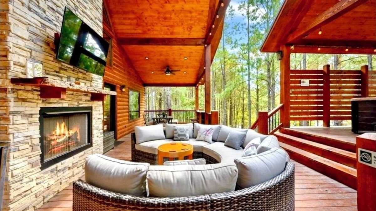 Pickens Cabin | INNER PEACE Luxury Cabin: XL Hot Tub 2Firpl - Prepare to be Delighted!
