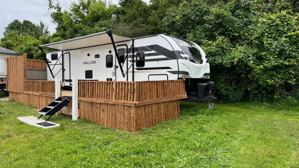 Innisfil House | Innisfil Adventure: Your Cozy Camper Van Getaway!