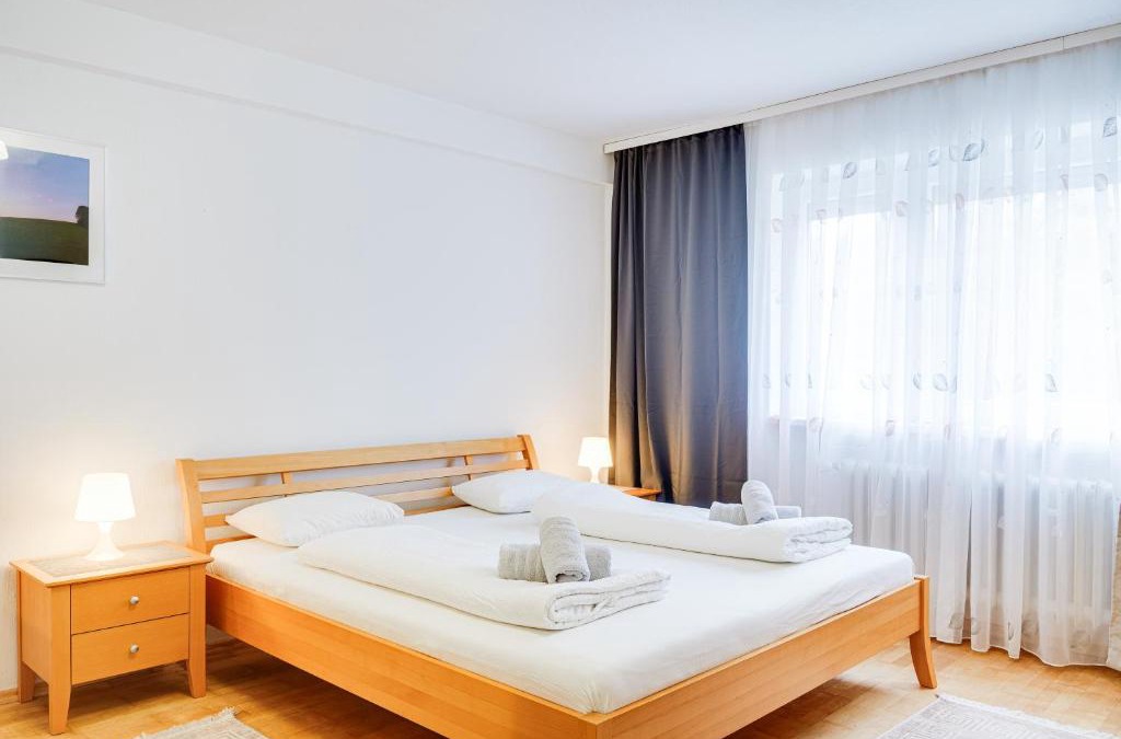 Pradl Apartment | Innsbruck Studio by MO