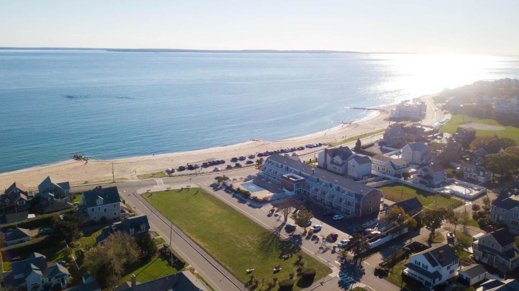 Falmouth Heights Apartment | InnSeason Resorts Captain's Quarters