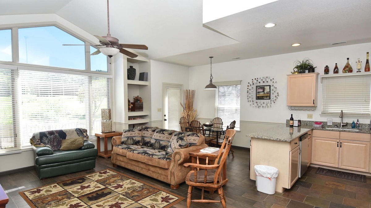 Camdenton Cottage | Inside the Premier Old Kinderhook Golf Resort, Pet Friendly and Free Kayaking!