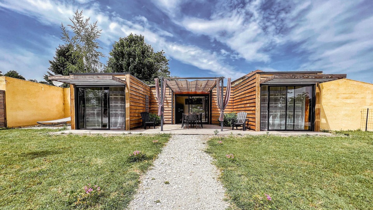 Montcabrier House | Insolite ID-Container