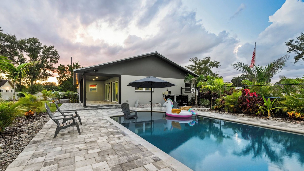Pinellas Park House | Inspiration House-One Acre Pool Home in the Heart of Pinellas!